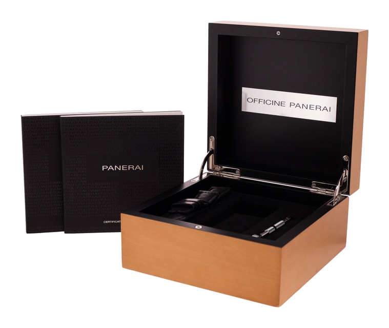 Panerai Luminor GMT PAM00335 Image 5